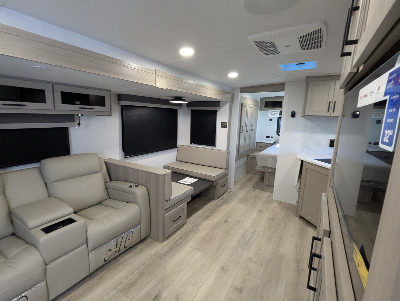 2026 Forest River Rockwood Ultra Lite 2606WS - Image 6