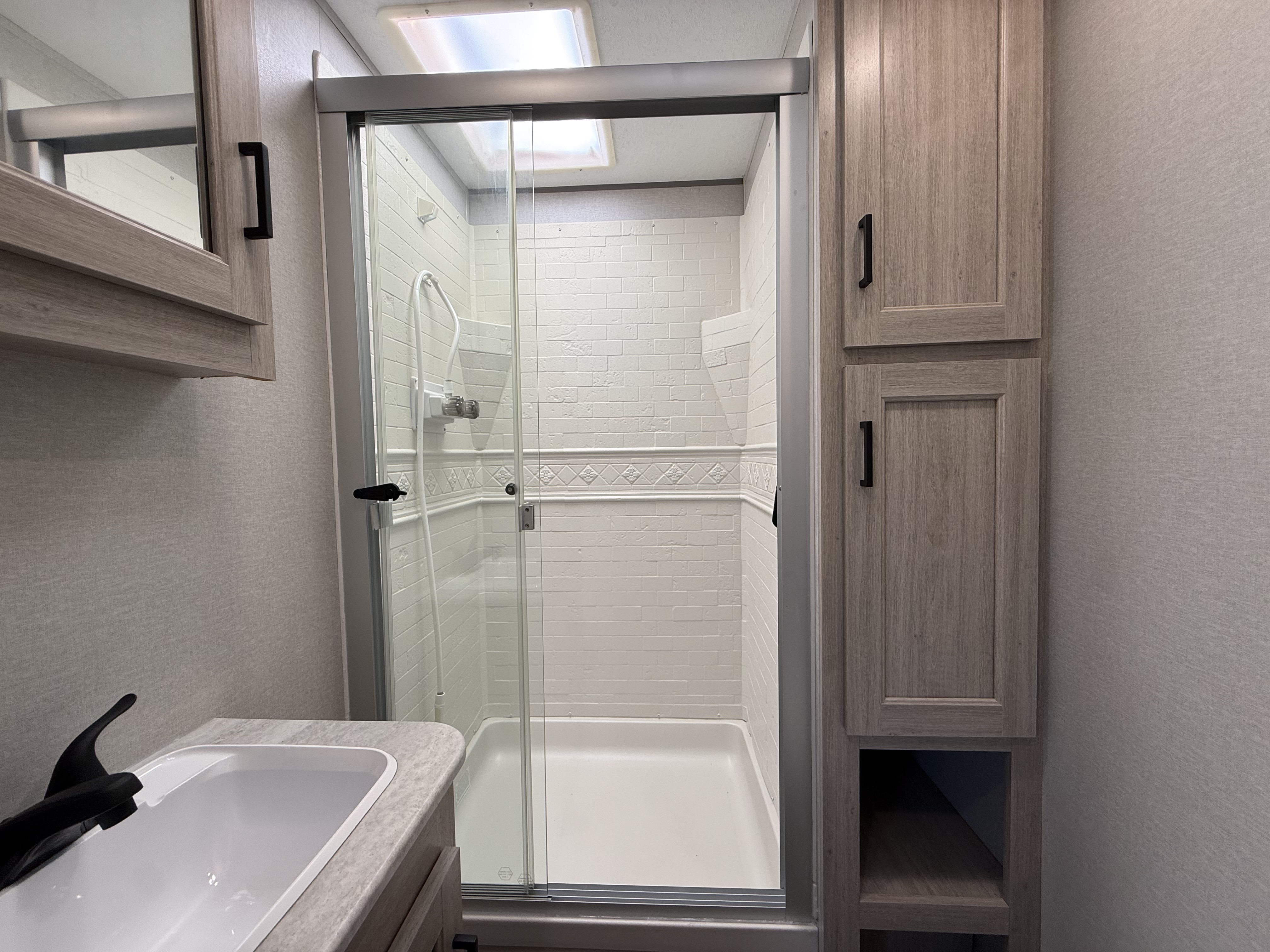 2024 Coachmen Catalina Legacy Edition 303RKDS - Image 17