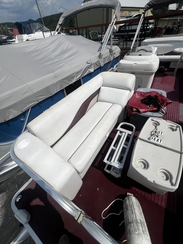 2001 Sweetwater 22 - Image 9