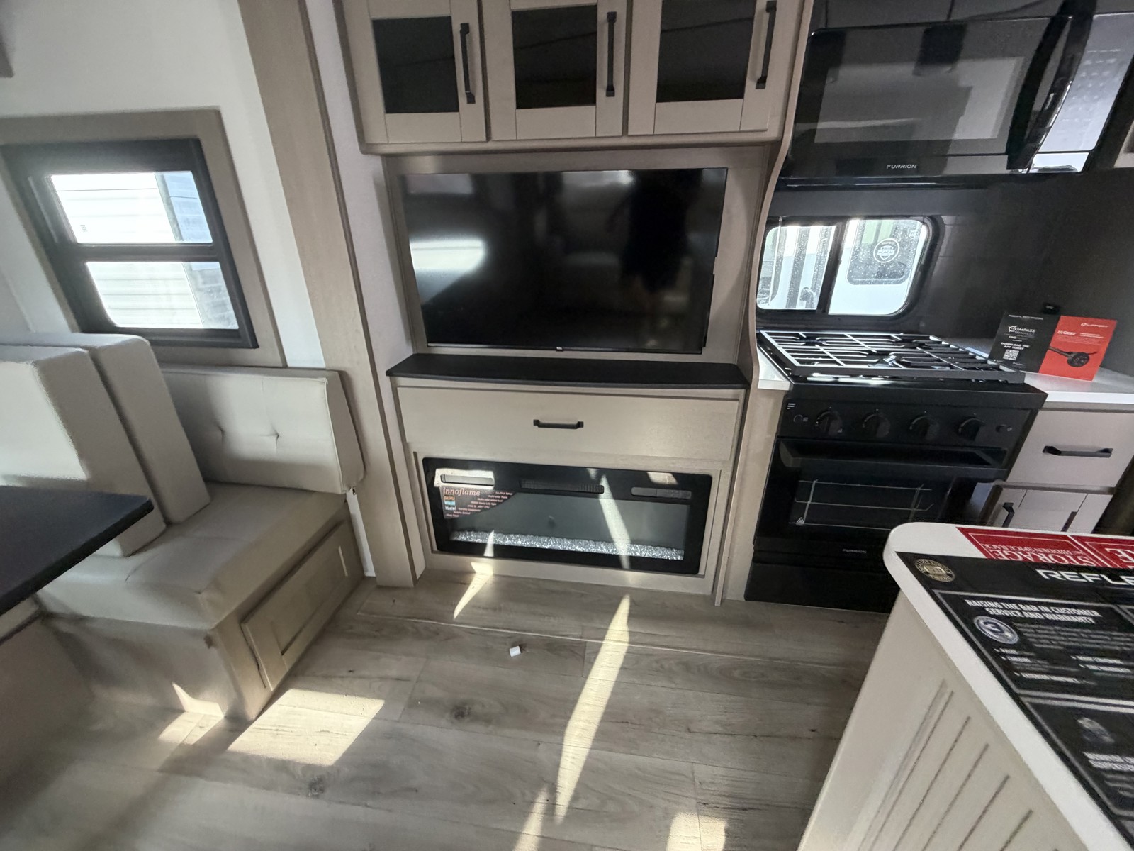 2026 GRAND DESIGN 324MBS - Image 21