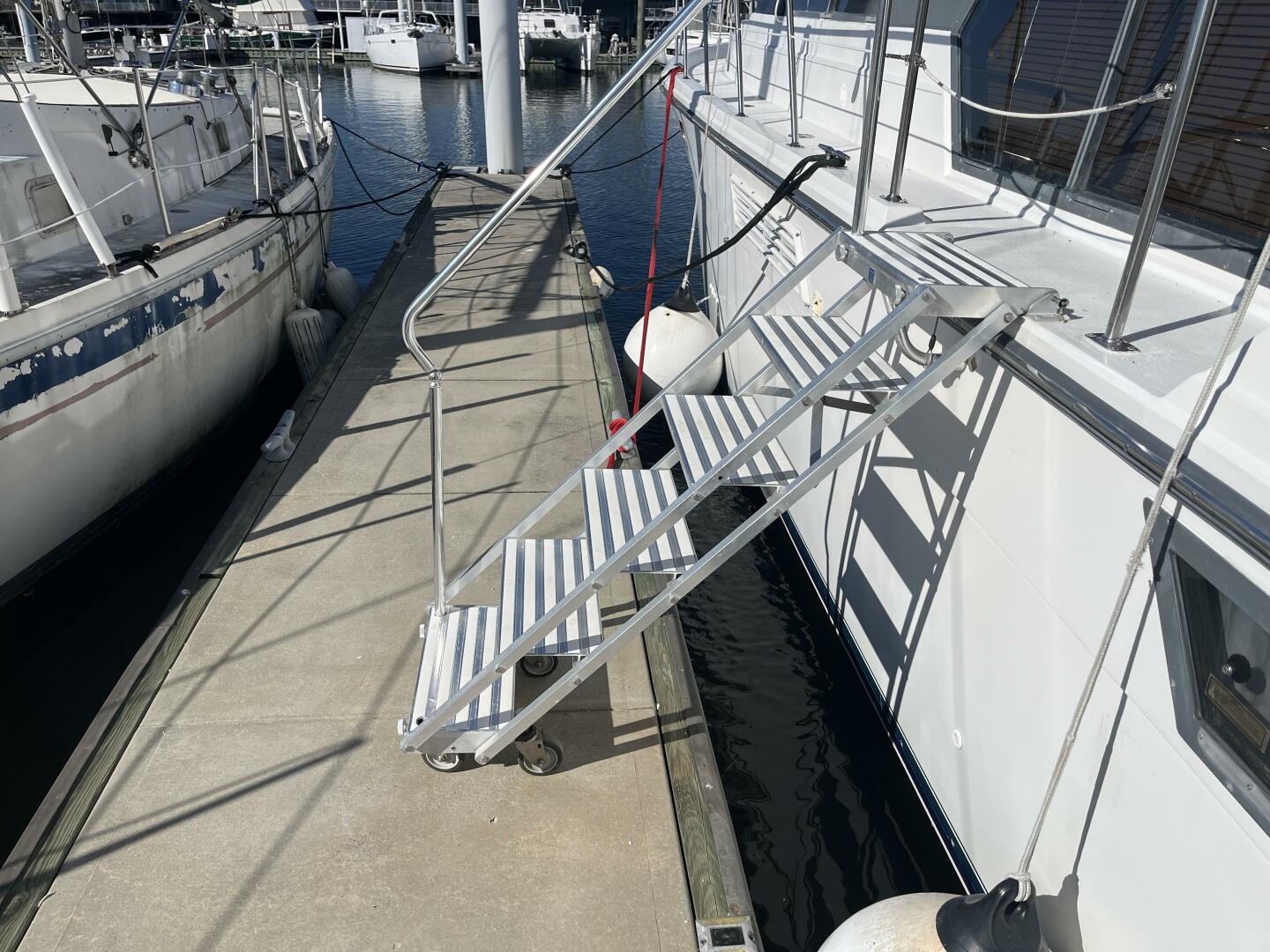 1995 Carver 440 Aft Cabin - Image 64