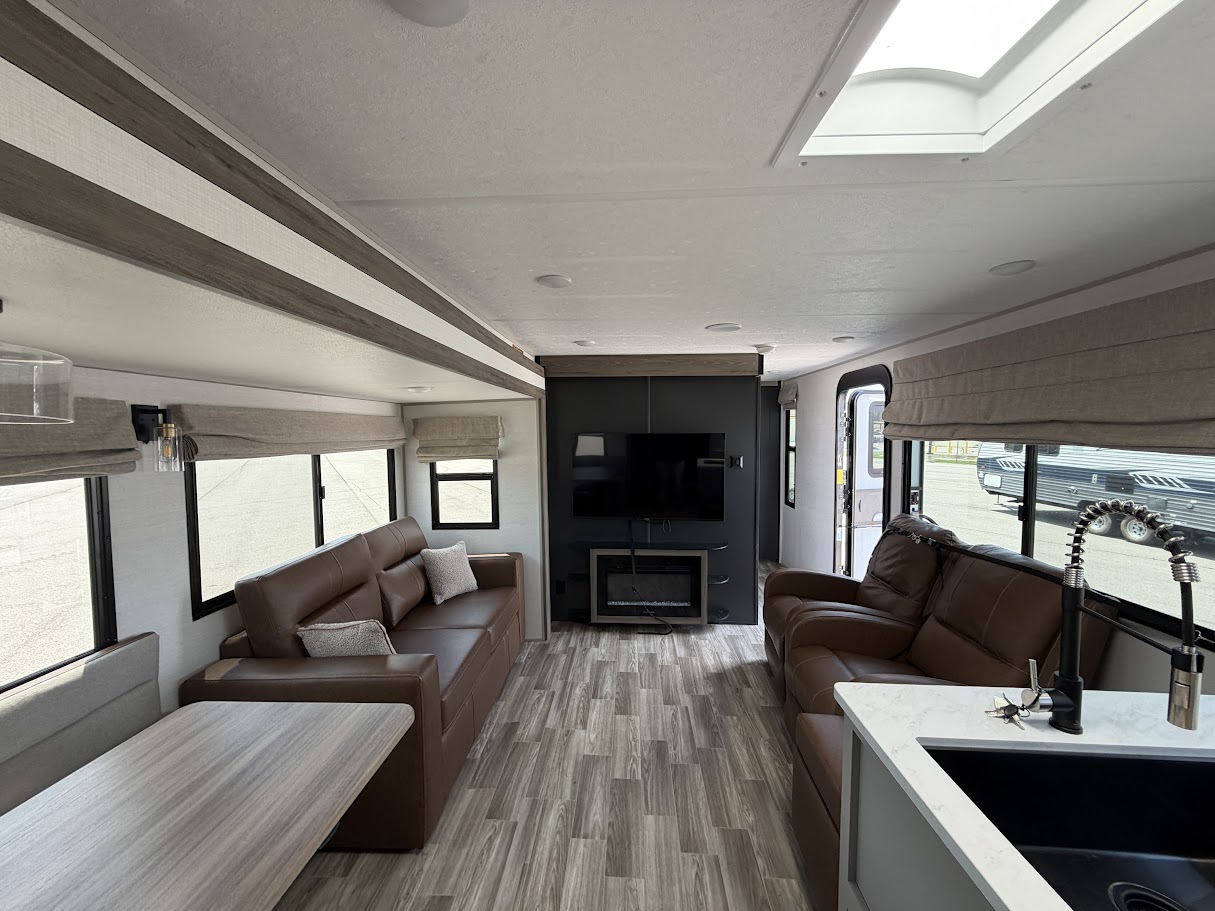2025 FOREST RIVER VIBE 2600RK - Image 11