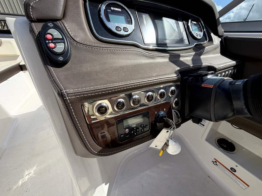 2019 CHAPARRAL 2019 SUNCOAST 230 - Image 15