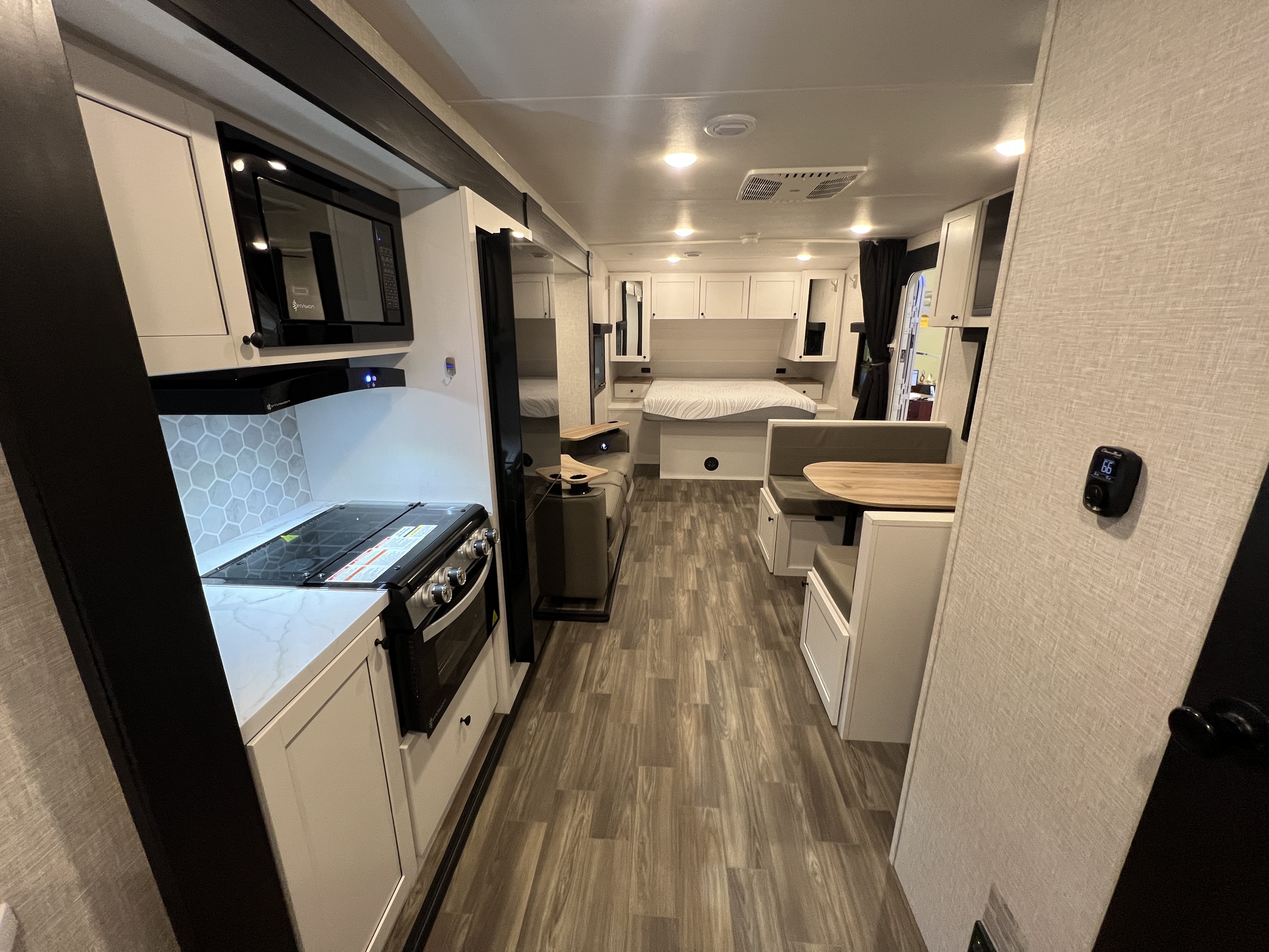 2025 Highland Ridge Range Lite 225CK - Image 4