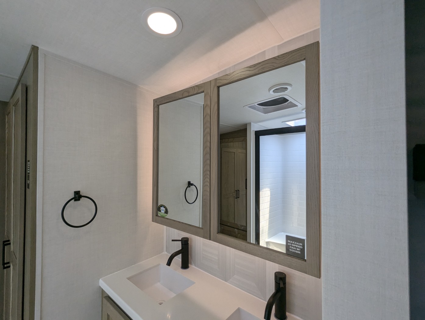 2026 Forest River Rockwood Signature 401SFB - Image 13
