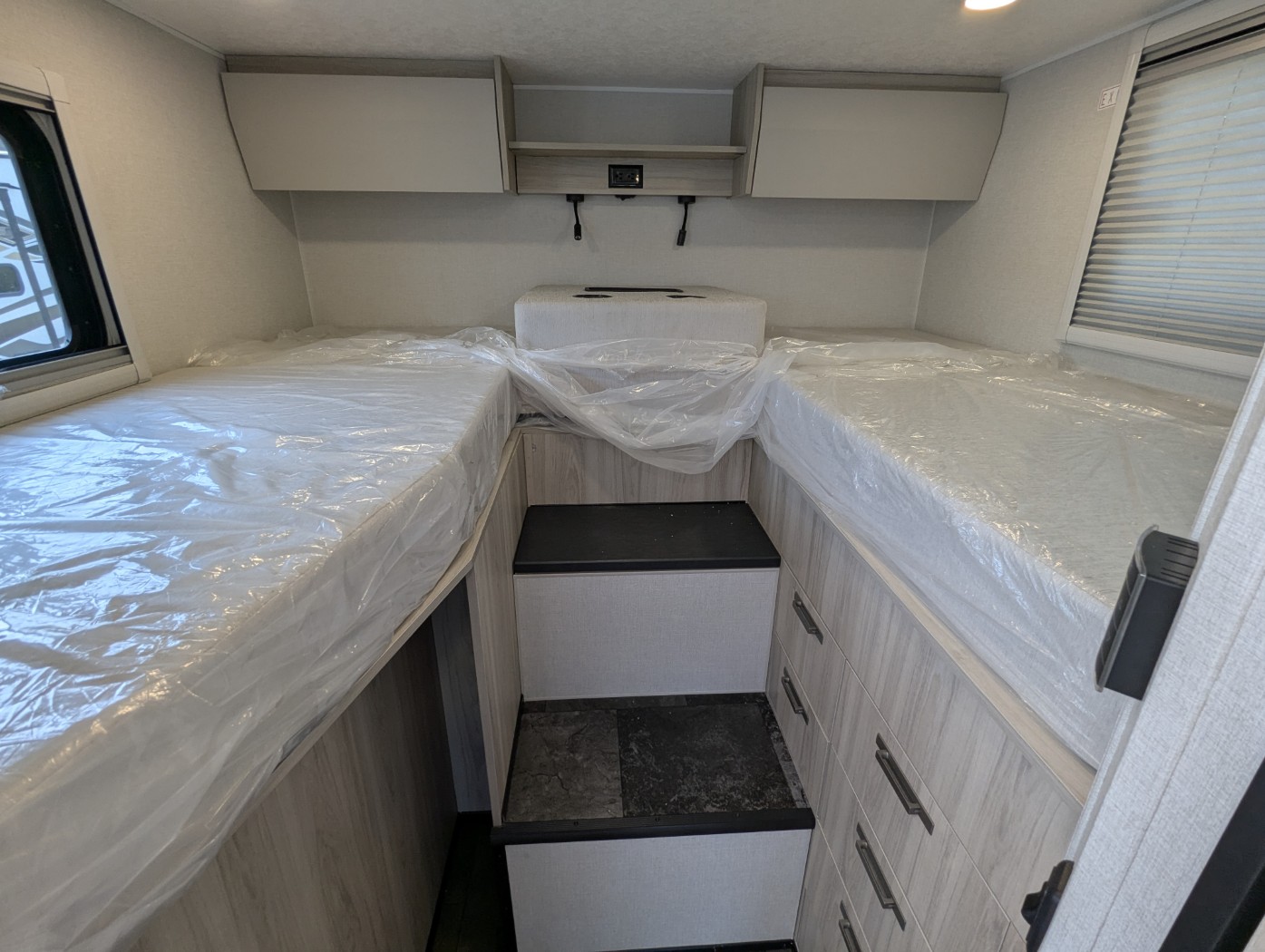 2026 Coachmen Cross Trail EV 26TB - ATH Edition - Image 32