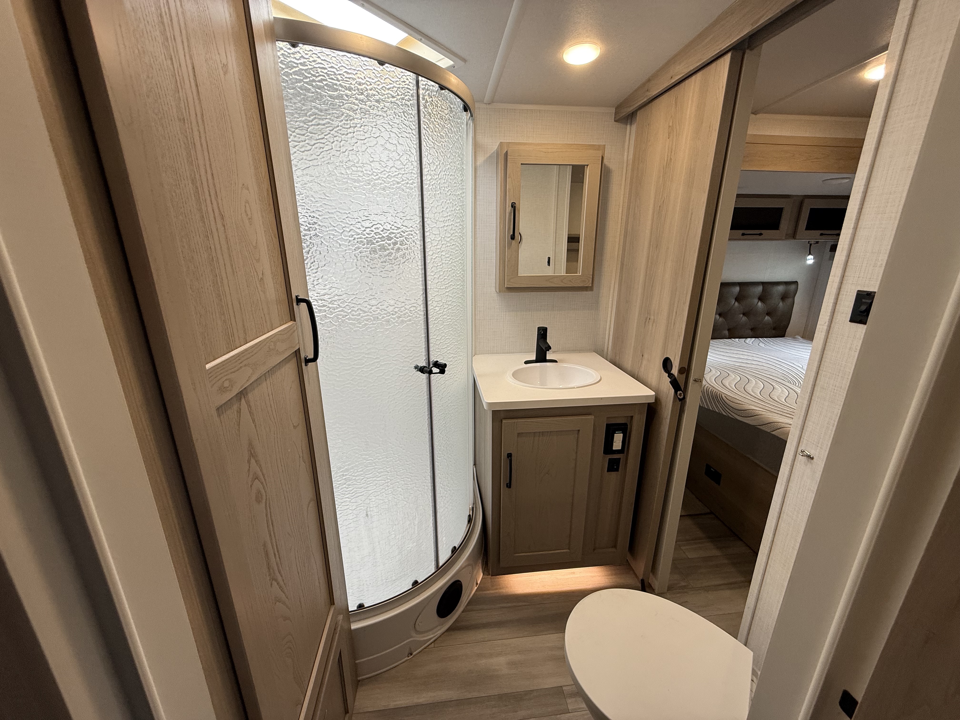 2024 Forest River Rockwood Ultra Lite 2906BS - Image 17