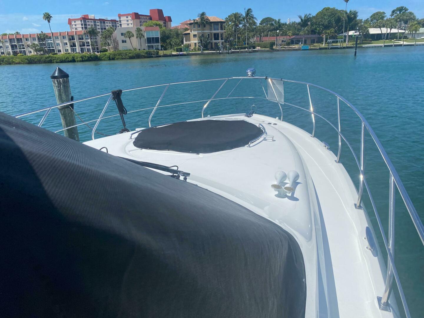 2012 Cruisers Yachts 48 Cantius - Image 22