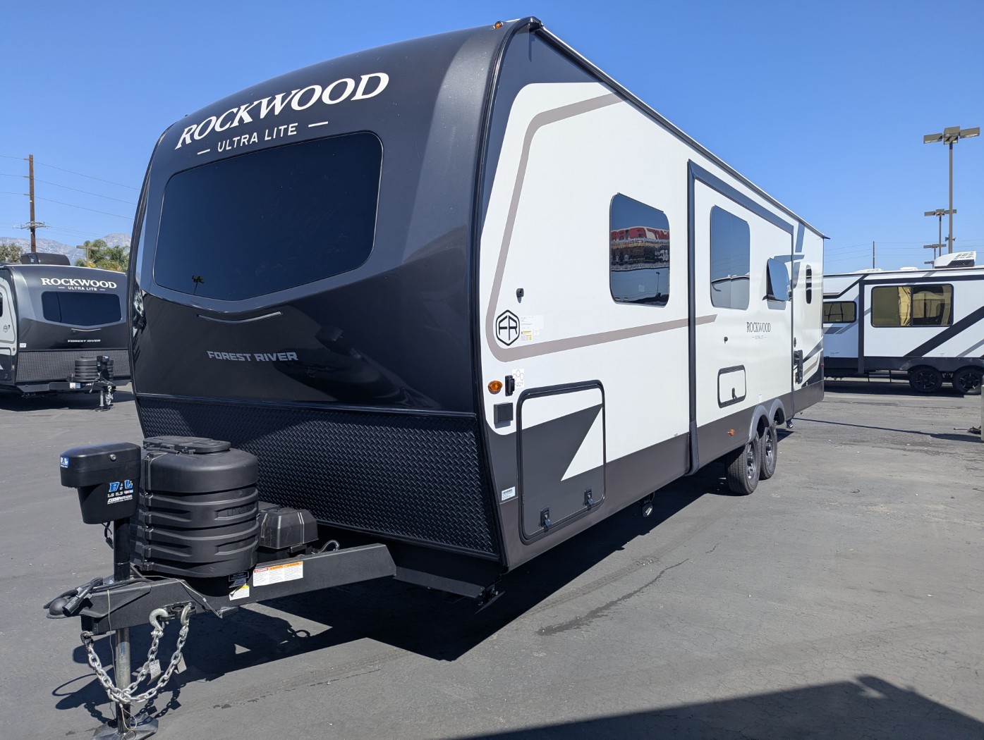 2027 Forest River Rockwood Ultra Lite 2706BH - Image 3