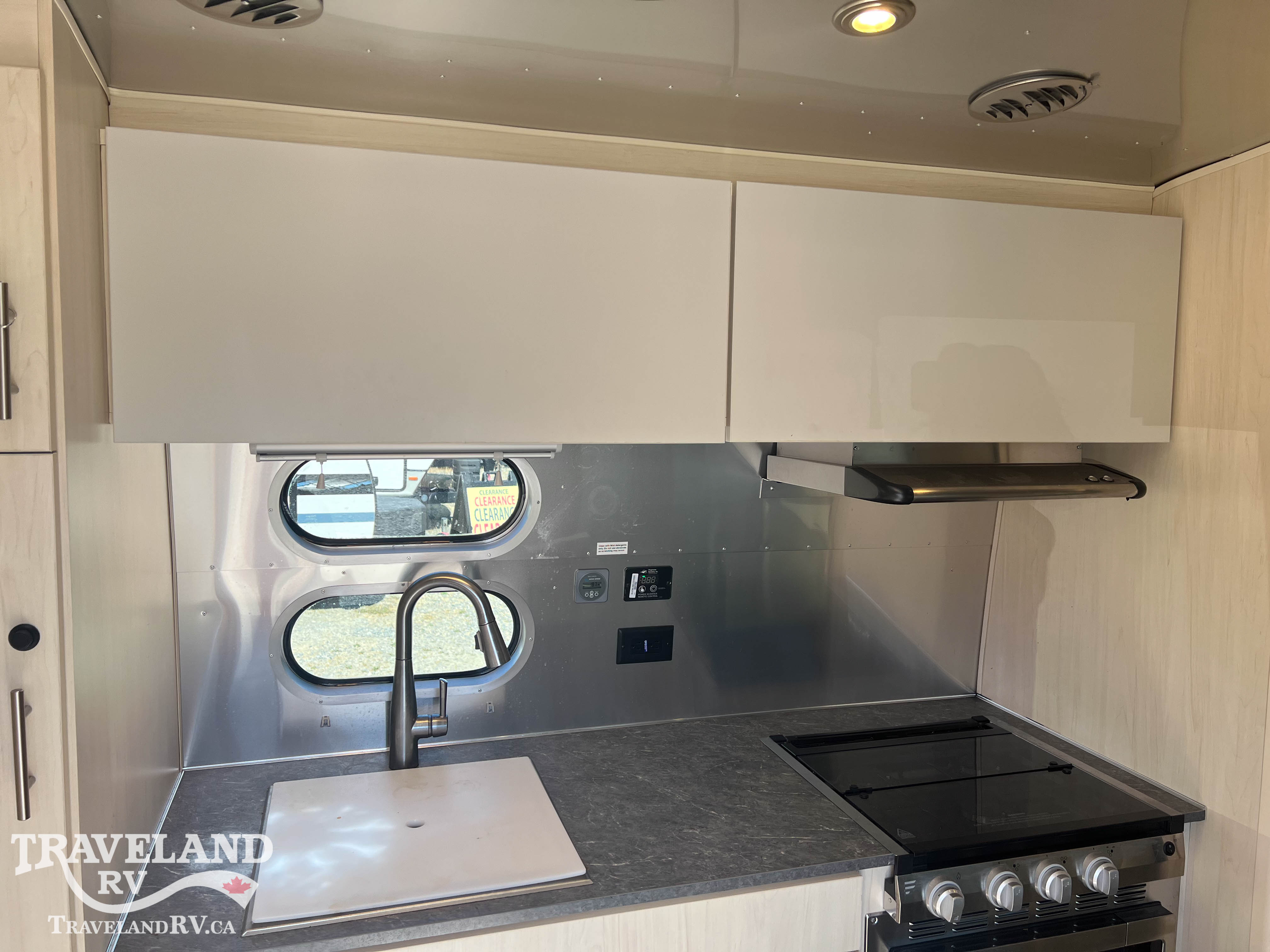 2023 Airstream Flying Cloud 23FBQ - Image 11