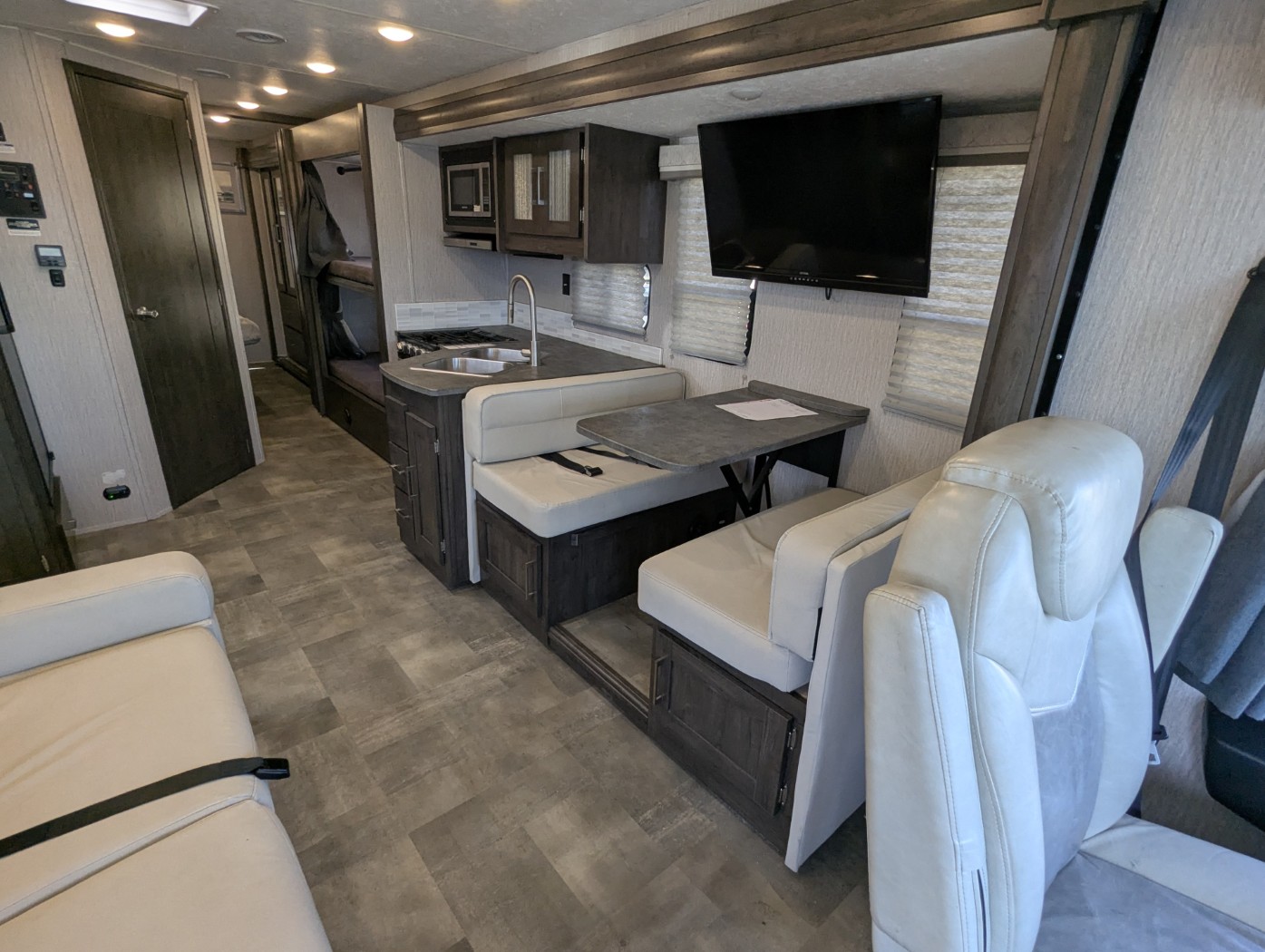 2023 Coachmen Pursuit 31BH - Image 9