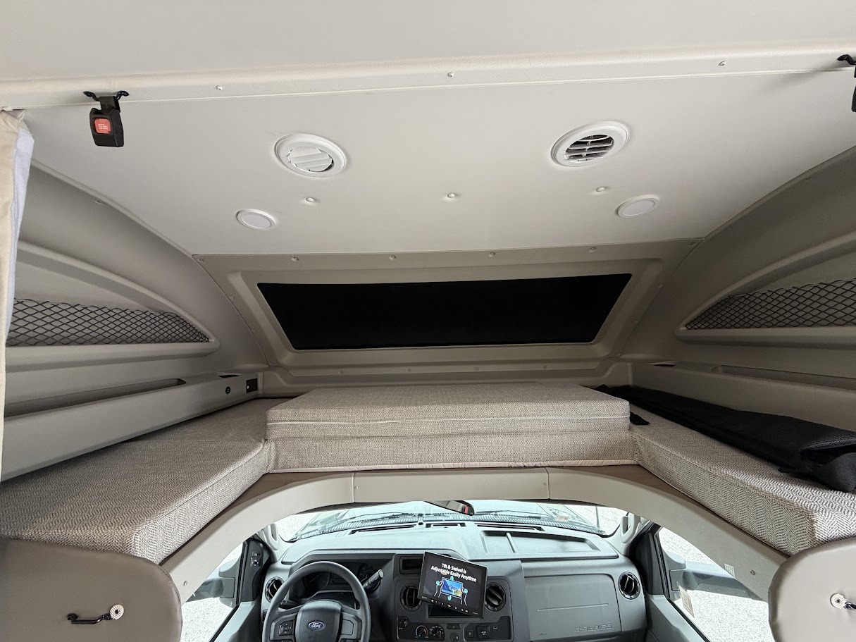 2027 JAYCO GREYHAWK 29MV - Image 11