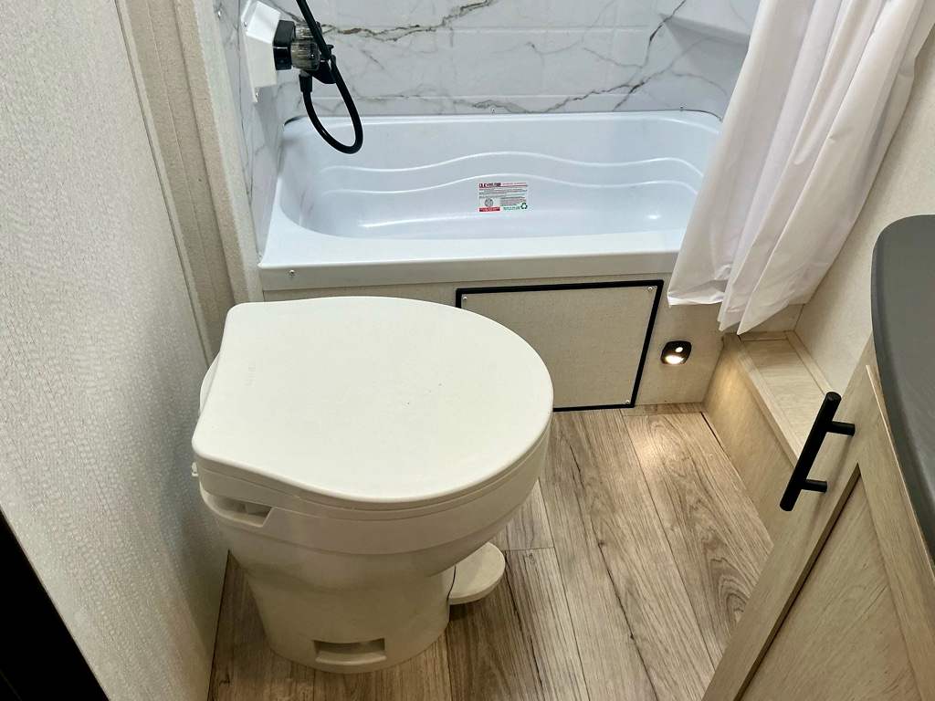 2026 COACHMEN 290BH - Image 11