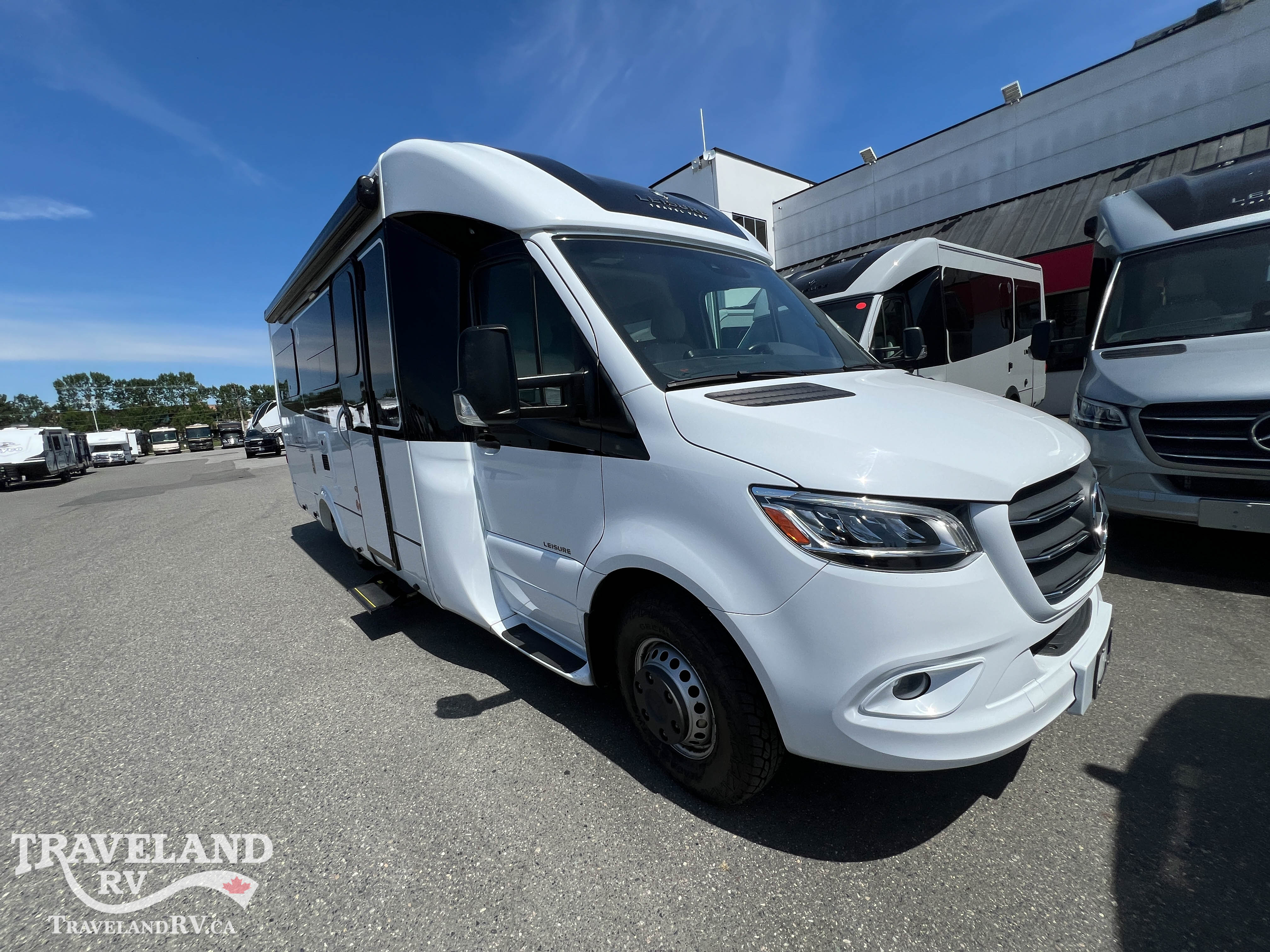 2021 Leisure Travel Unity U24CB - Image 1