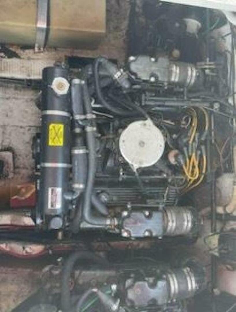 1990 Wellcraft Monaco 3000 - Image 12