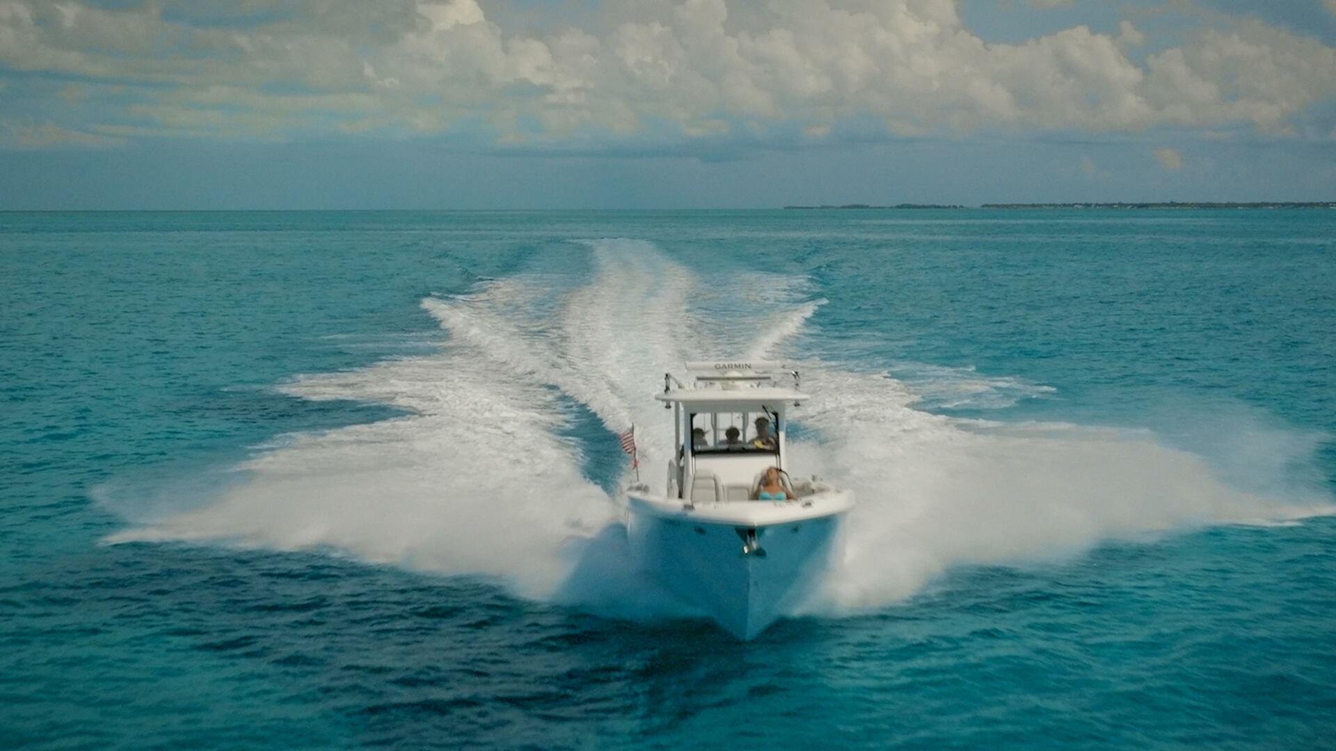 2019 Everglades 355 CC - Image 22