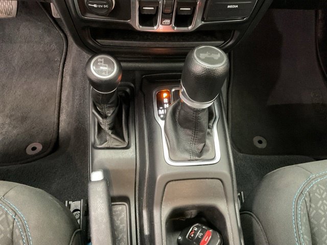 2021 Jeep WRANGLER Utility 4D Sport 4WD - Image 19
