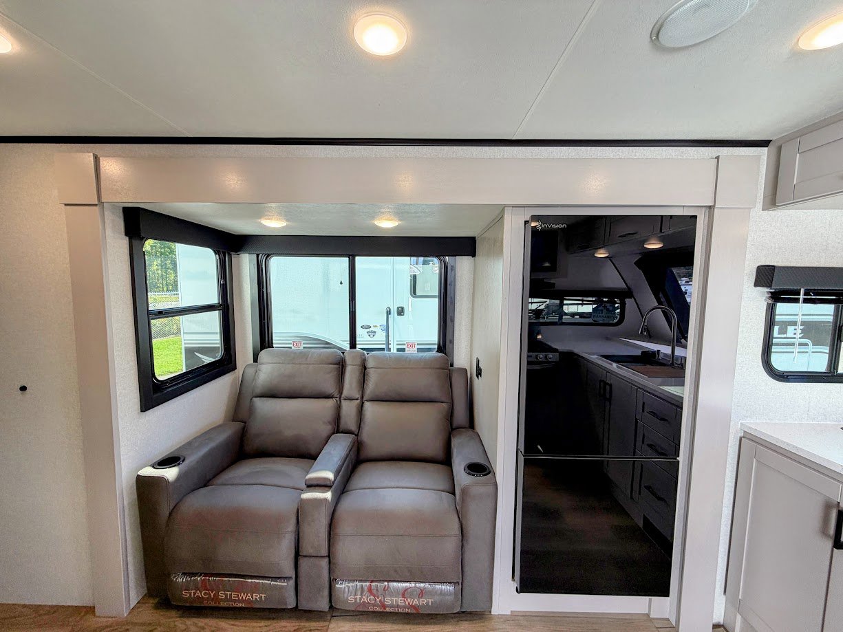 2026 JAYCO JAY FEATHER 24FK - Image 24