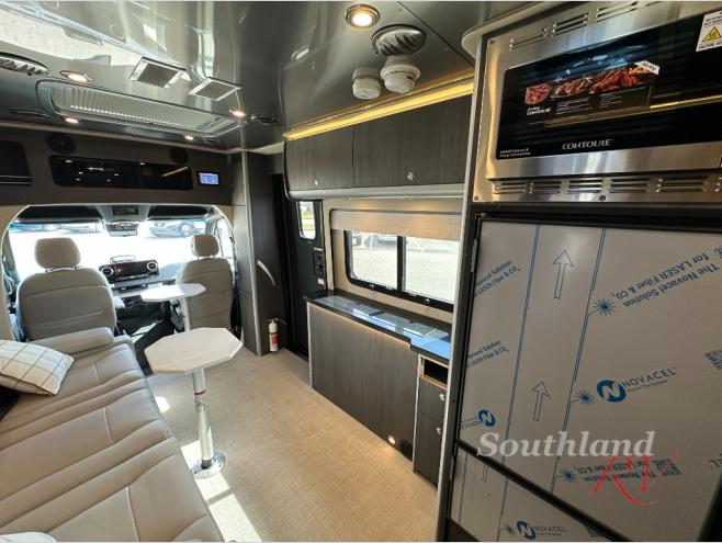 2026 Airstream Atlas Advanced Power Plus - Image 32