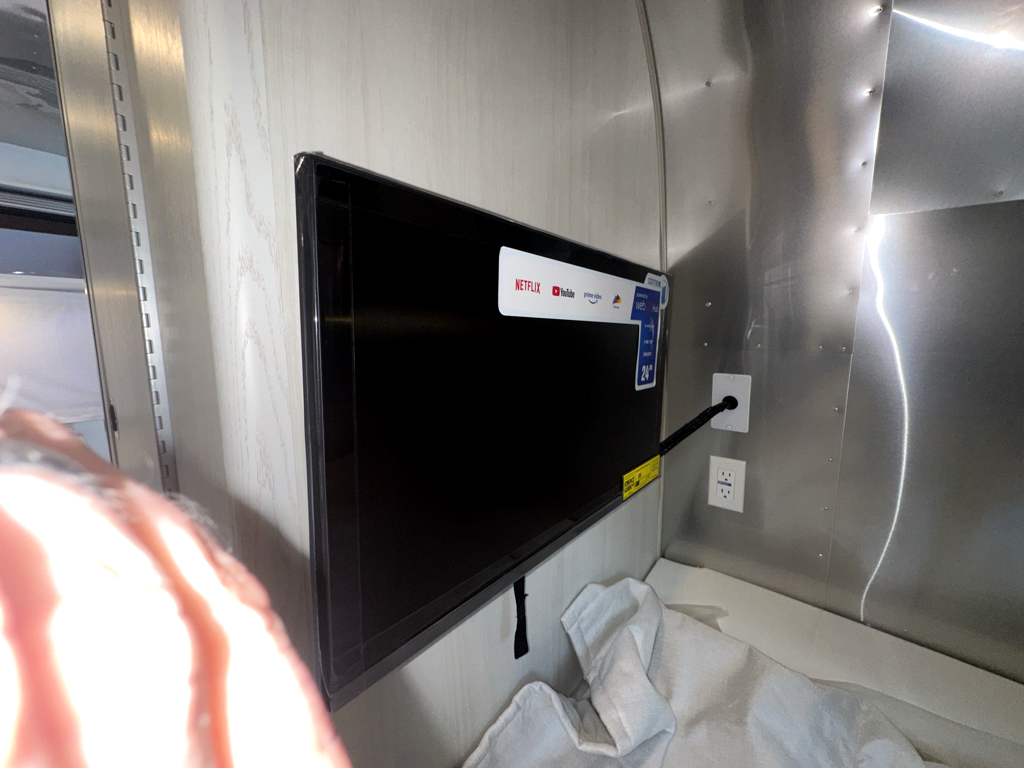 2026 AIRSTREAM BAMBI 16RB - Image 31