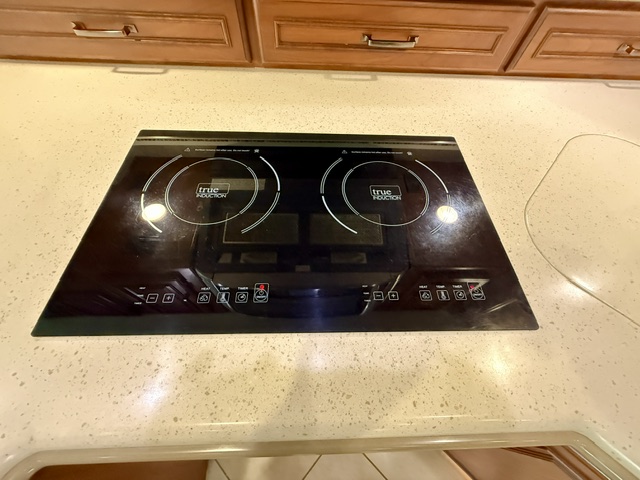 2013 WINNEBAGO TOUR 42QD - Image 14