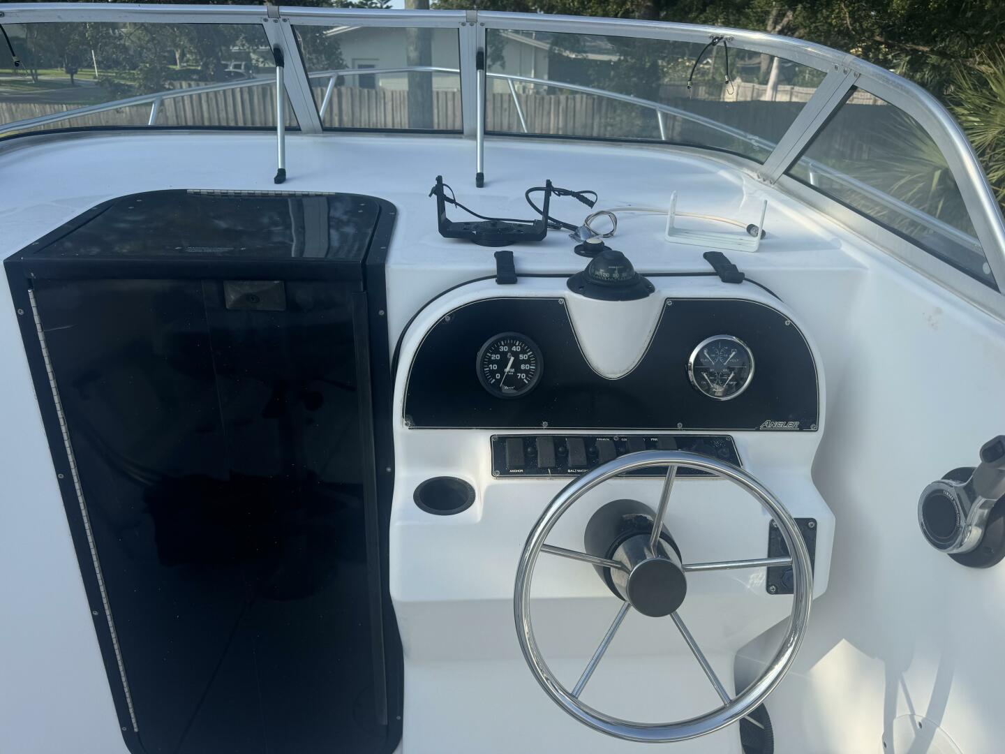 2004 Angler 220 Walkaround - Image 6
