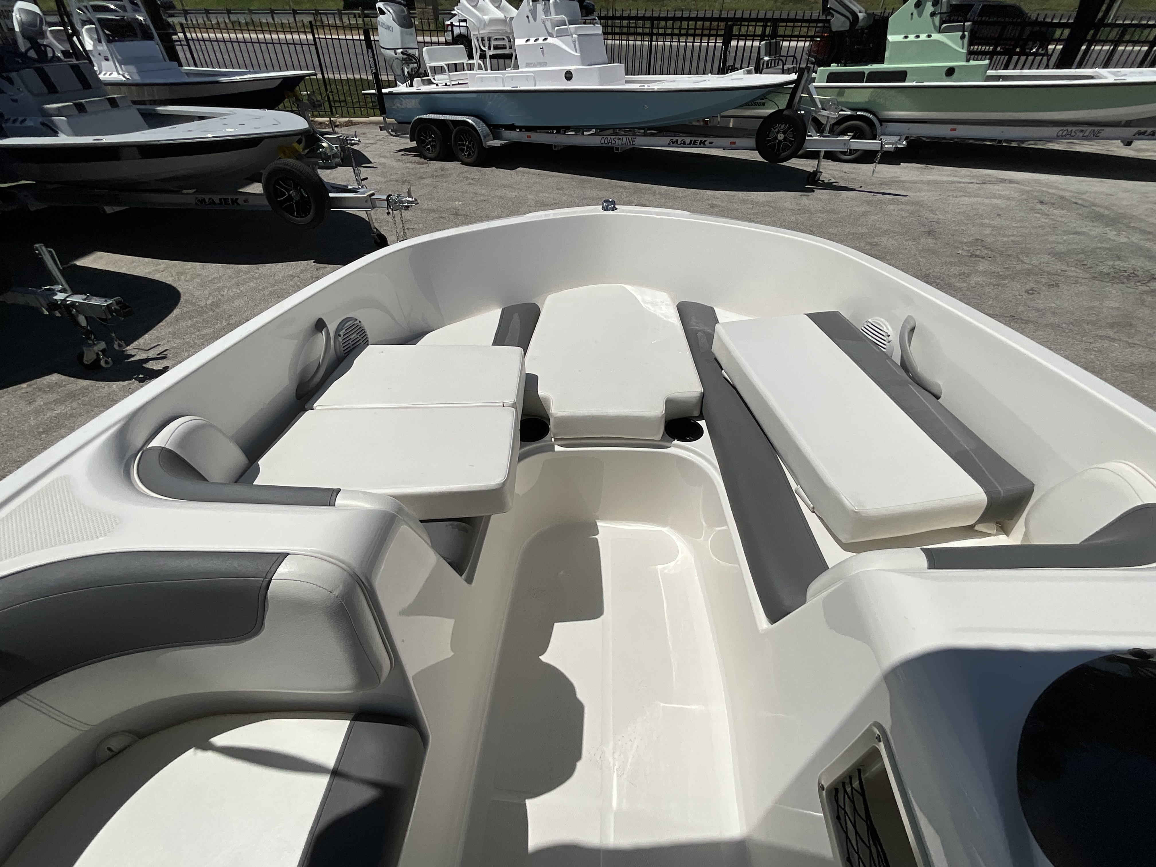 2019 Bayliner E Series Element E16 - Image 17