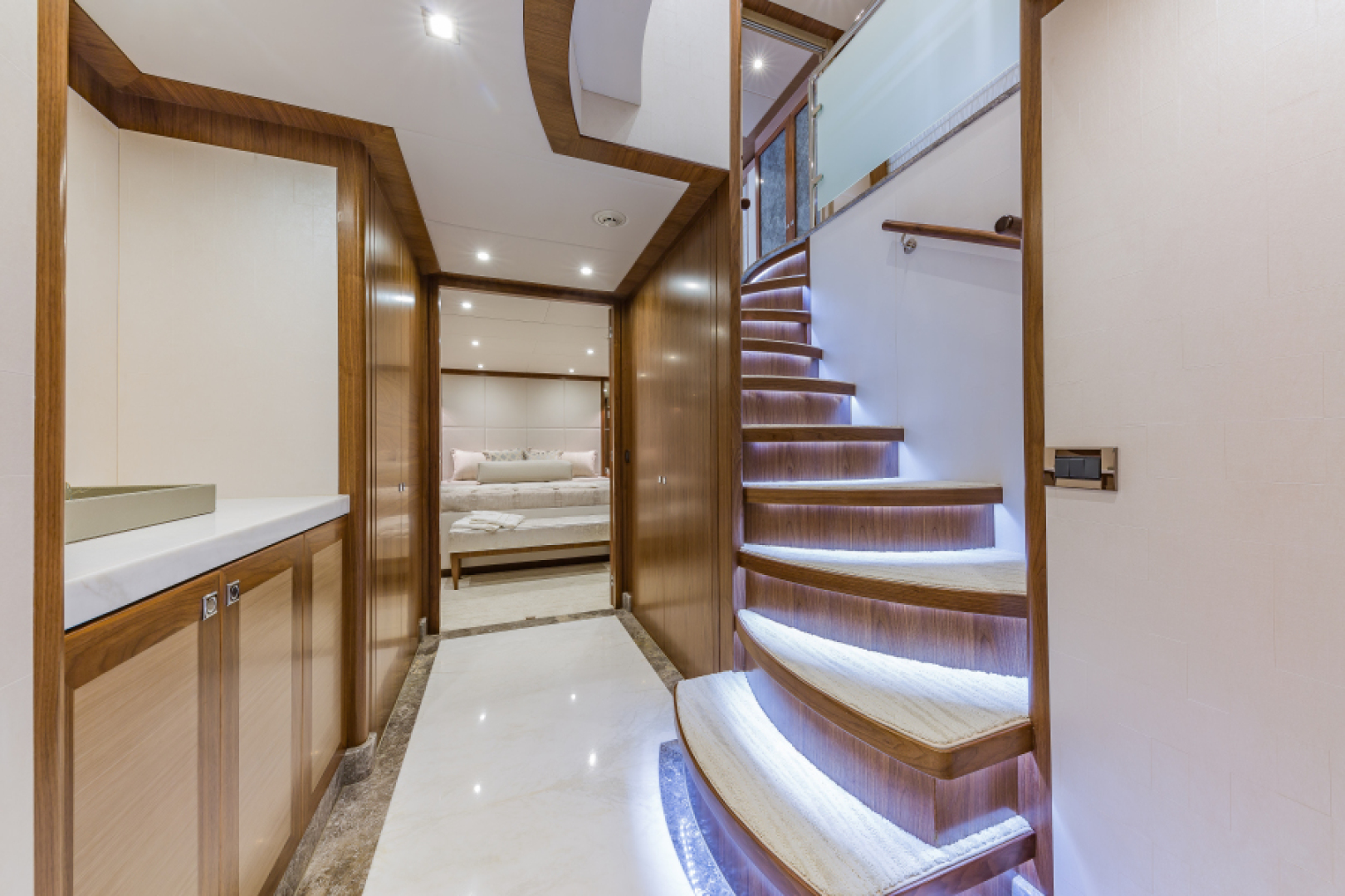 2018 Hargrave Raised Pilothouse - Image 22