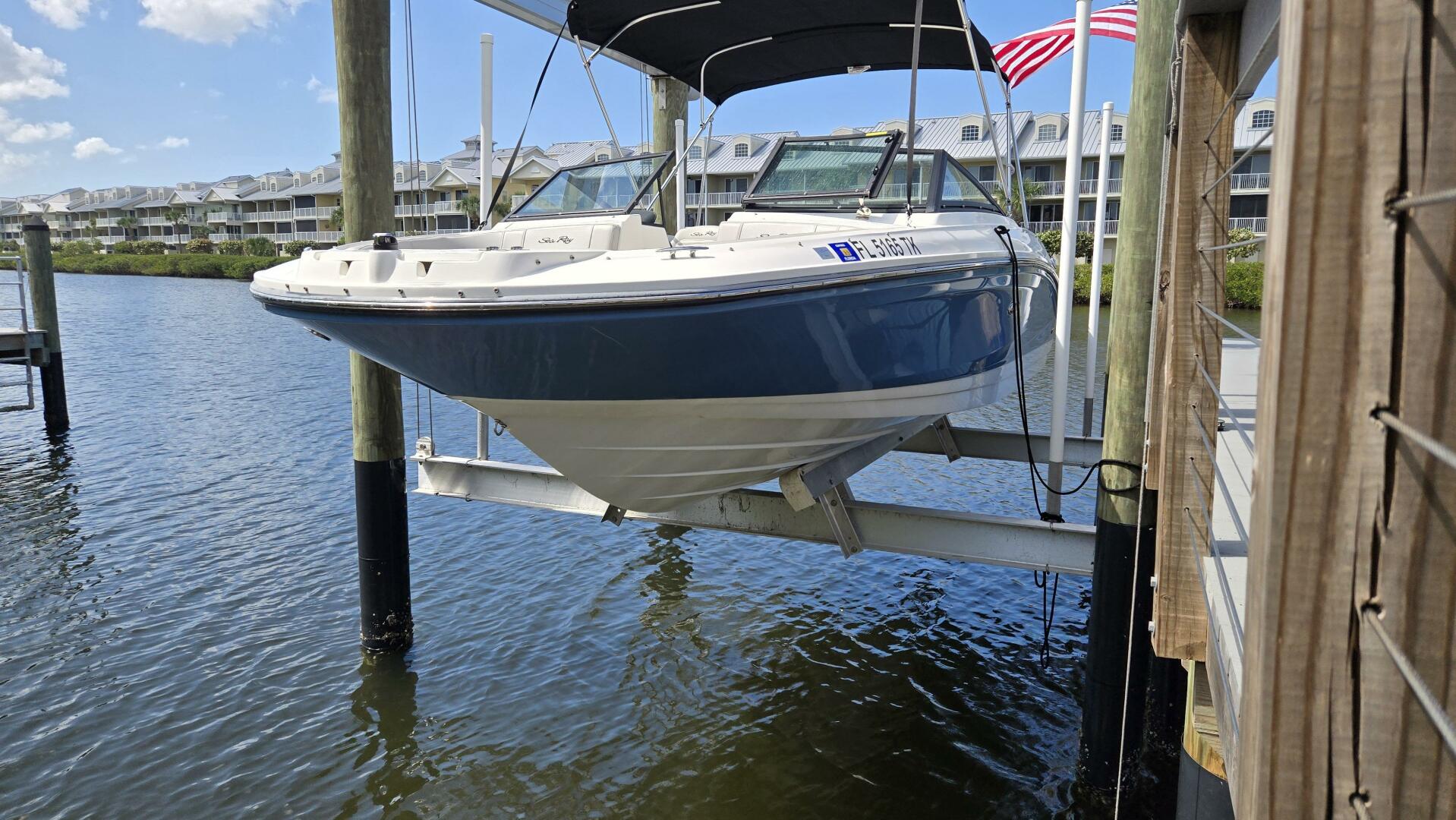 2023 Sea Ray SPX 210 OB - Image 18