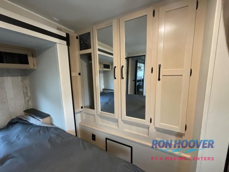 2023 Palomino Puma 32BHFS - Image 16