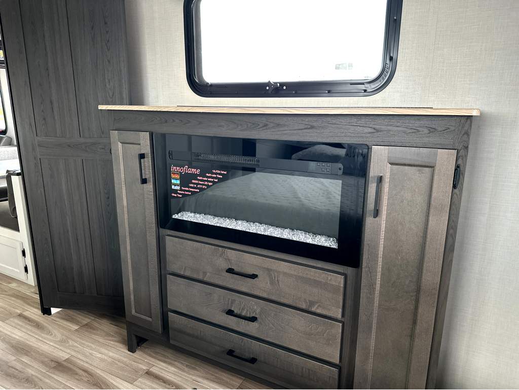 2027 VENTURE RV SPORTTREK 292VRB - Image 23