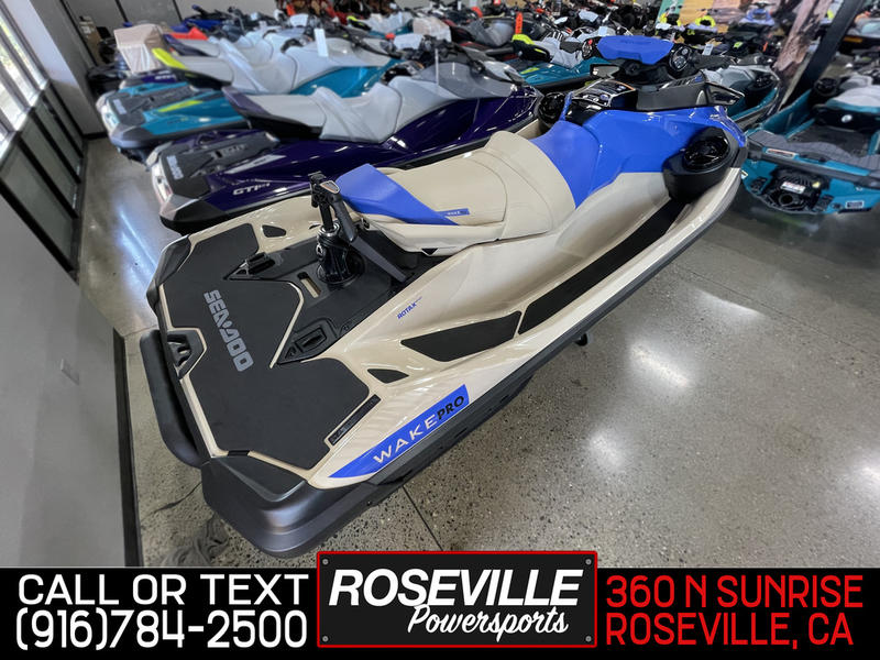 2025 Sea-Doo WAKE PRO 230 AUDIO IBR IDF - Image 5