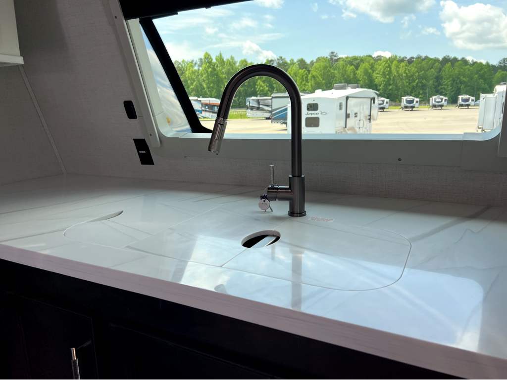 2025 Keystone ALPINE 3820FK - Image 13