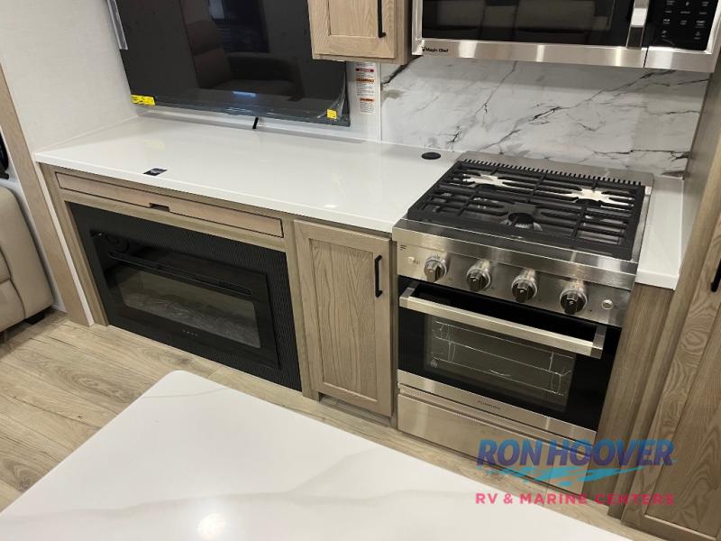2026 FOREST RIVER 832FK - Image 32