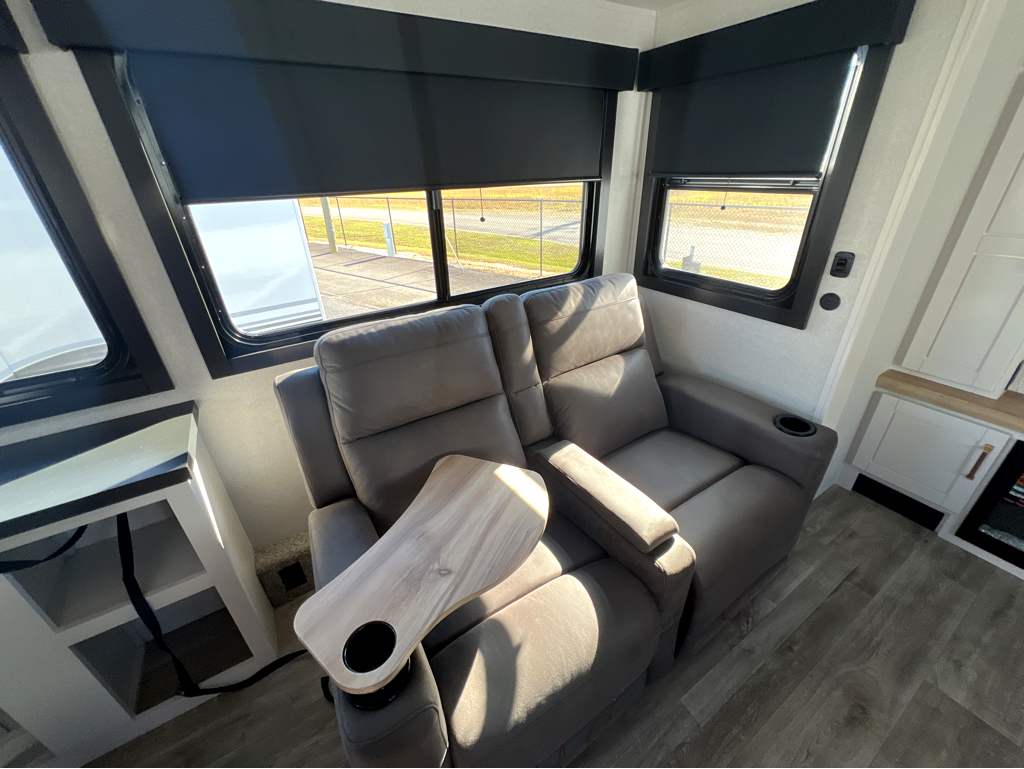 2026 JAYCO EAGLE 335LSTS - Image 19