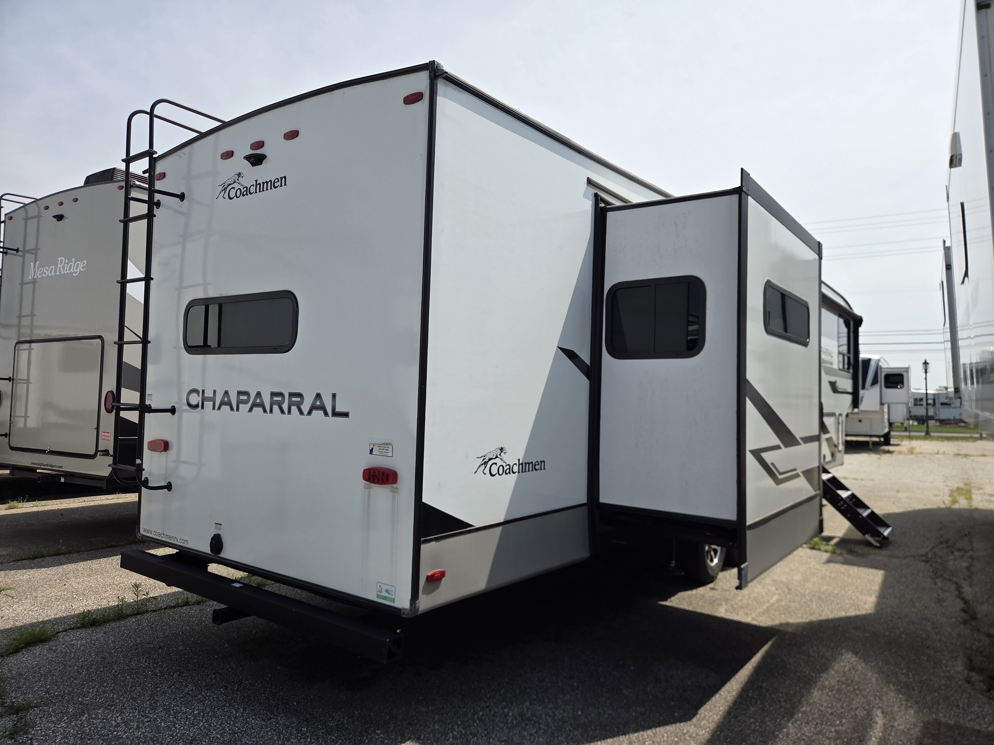 2023 Coachmen Chaparral X Edition 355FBX - Image 2