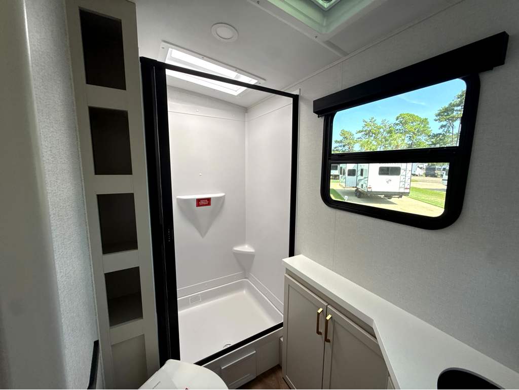 2027 GRAND DESIGN IMAGINE 2470BH - Image 15