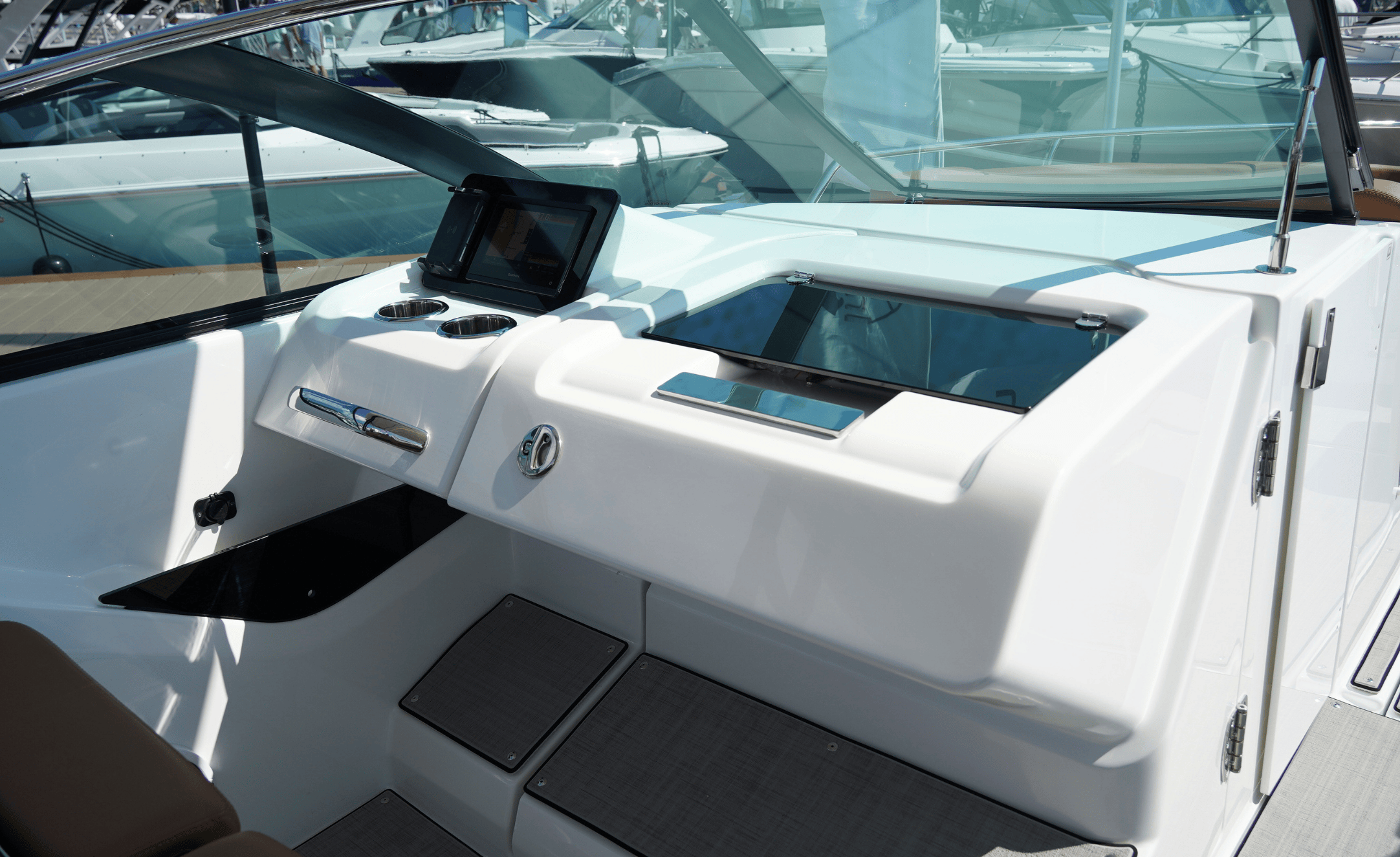 2026 Jeanneau TH33 - Image 11