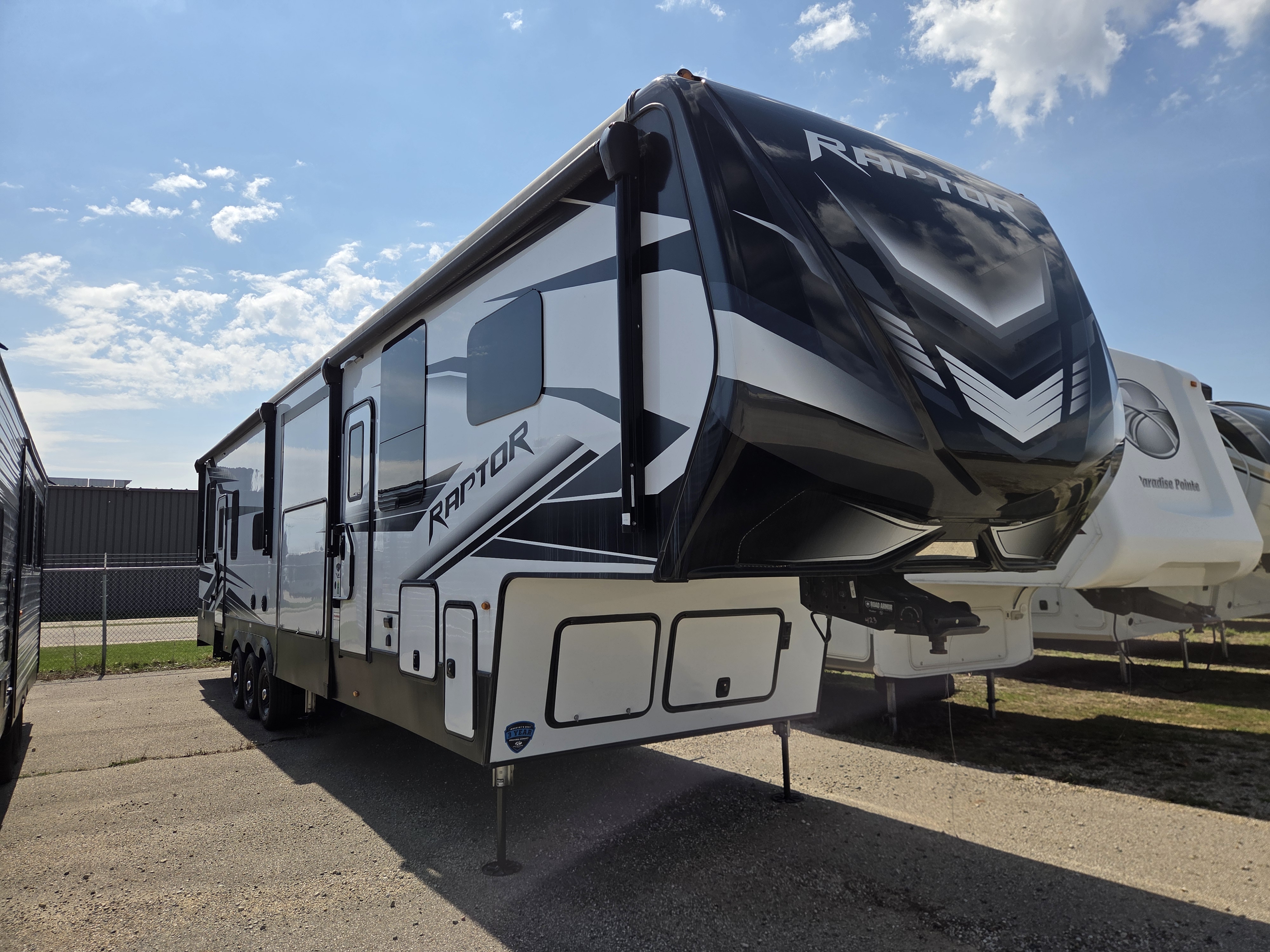 2022 Keystone Raptor 423 - Image 1