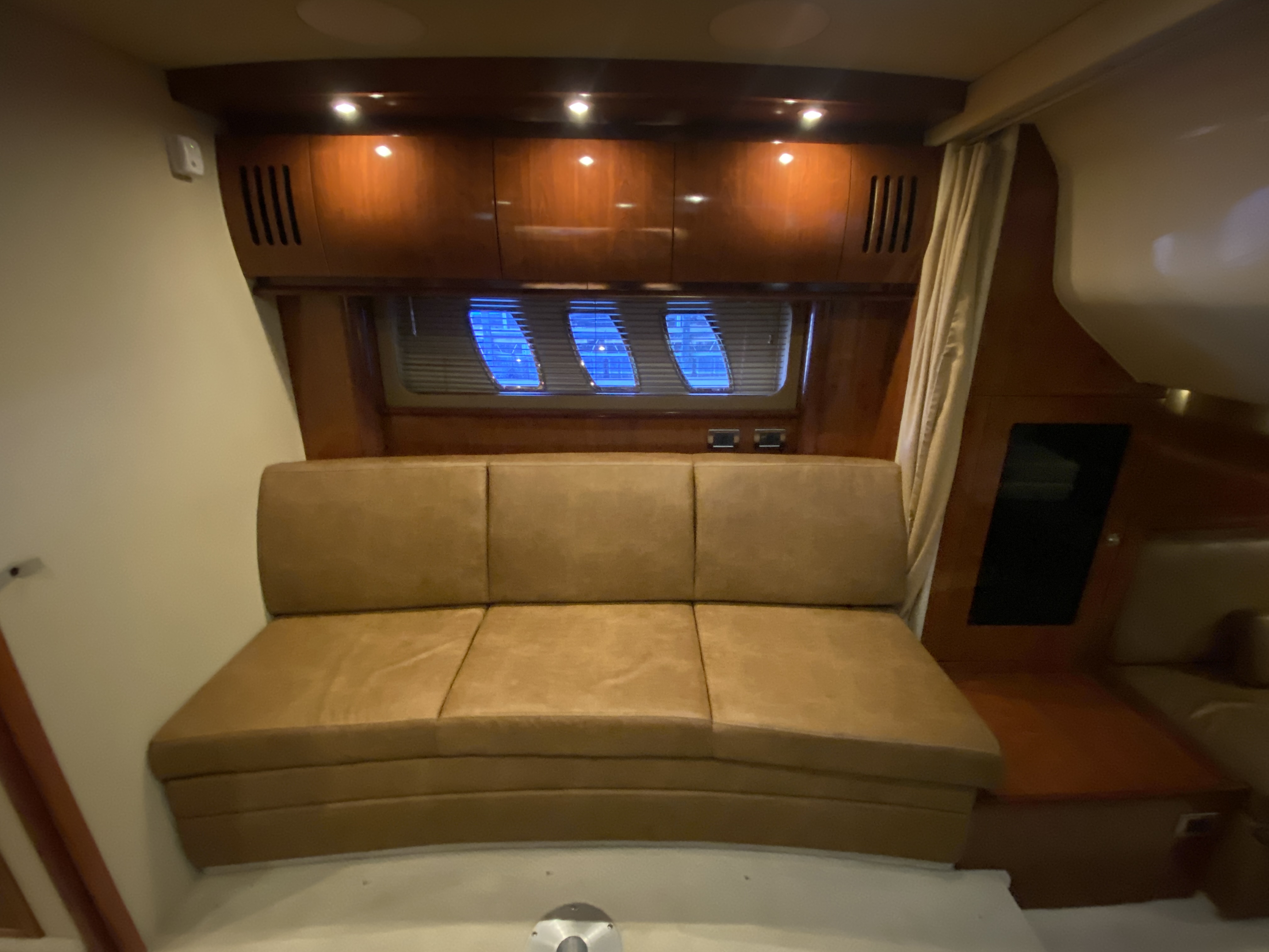 2006 Sea Ray 38 Sundancer - Image 33