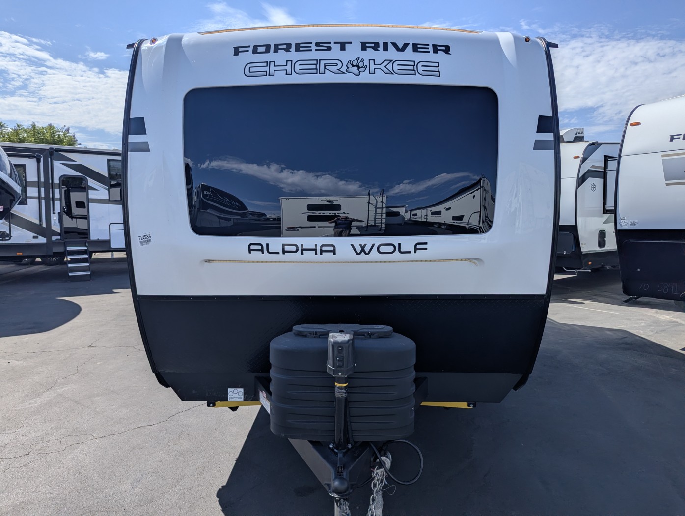 2025 Forest River Cherokee Alpha Wolf 22SW - Image 2