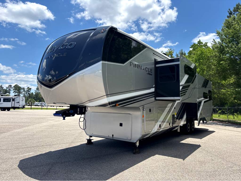 2026 JAYCO PINNACLE 36FBTS - Image 3