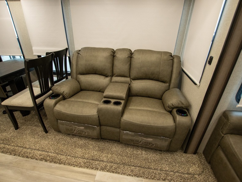 2022 Coachmen Chaparral 367BH - Image 7