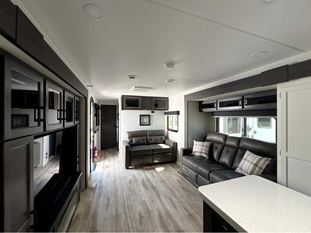2026 VENTURE RV SPORTTREK 333VFK - Image 6