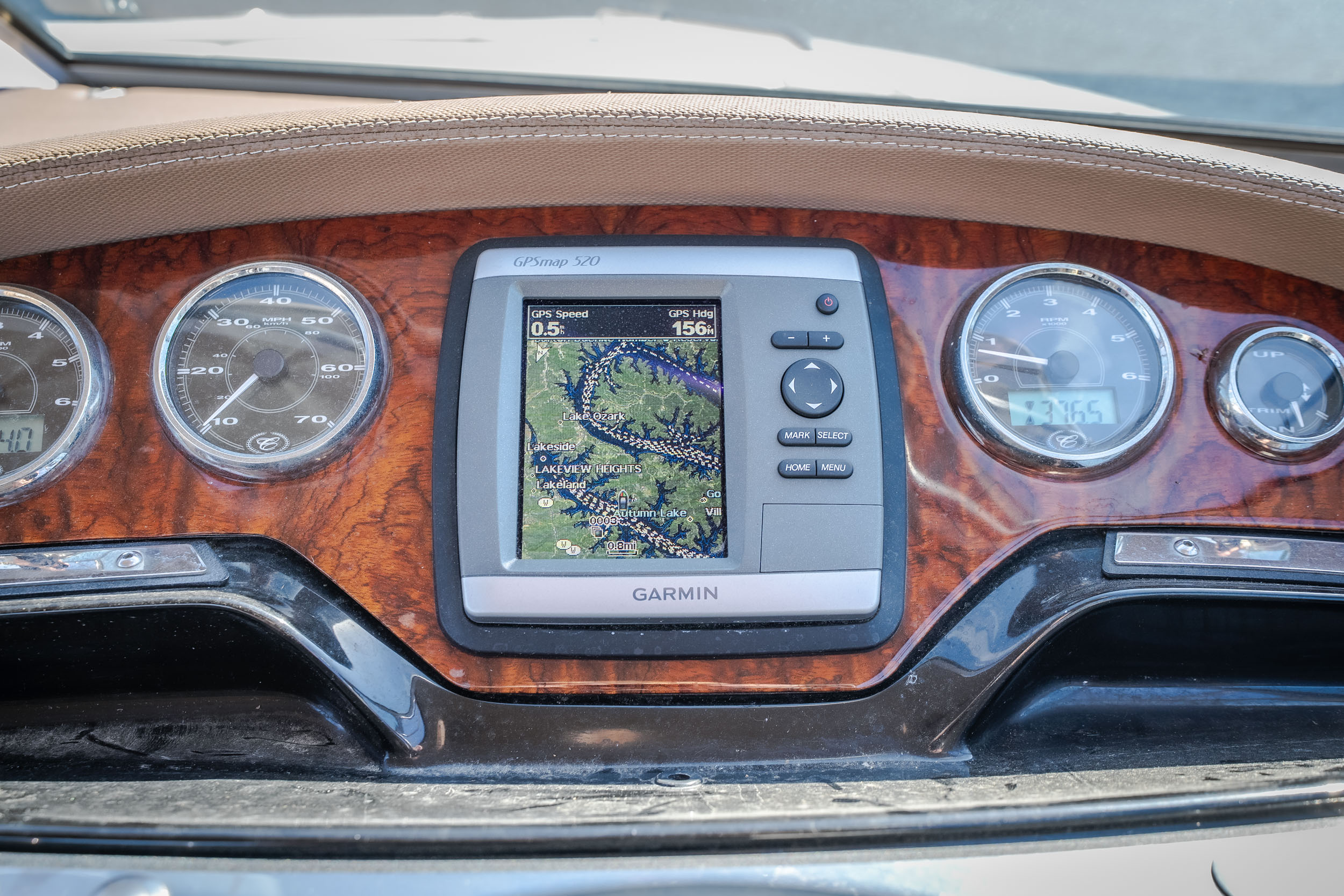 2010 Cobalt 302 - Image 39