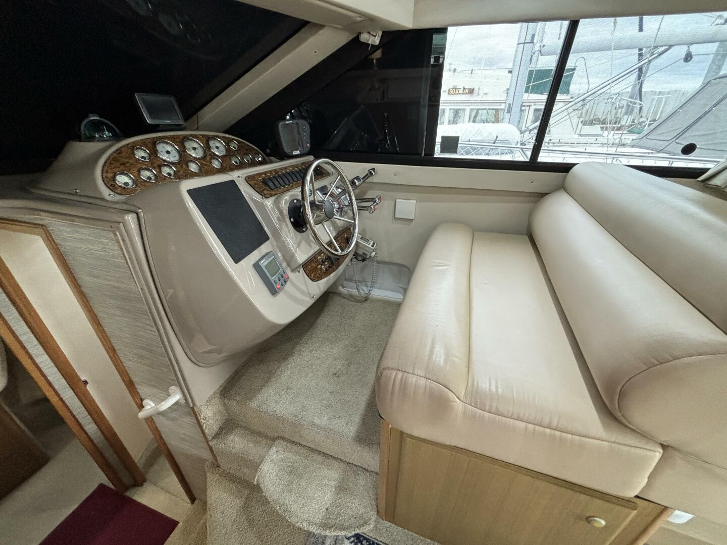 2000 Bayliner 3788 Command Bridge - Image 16