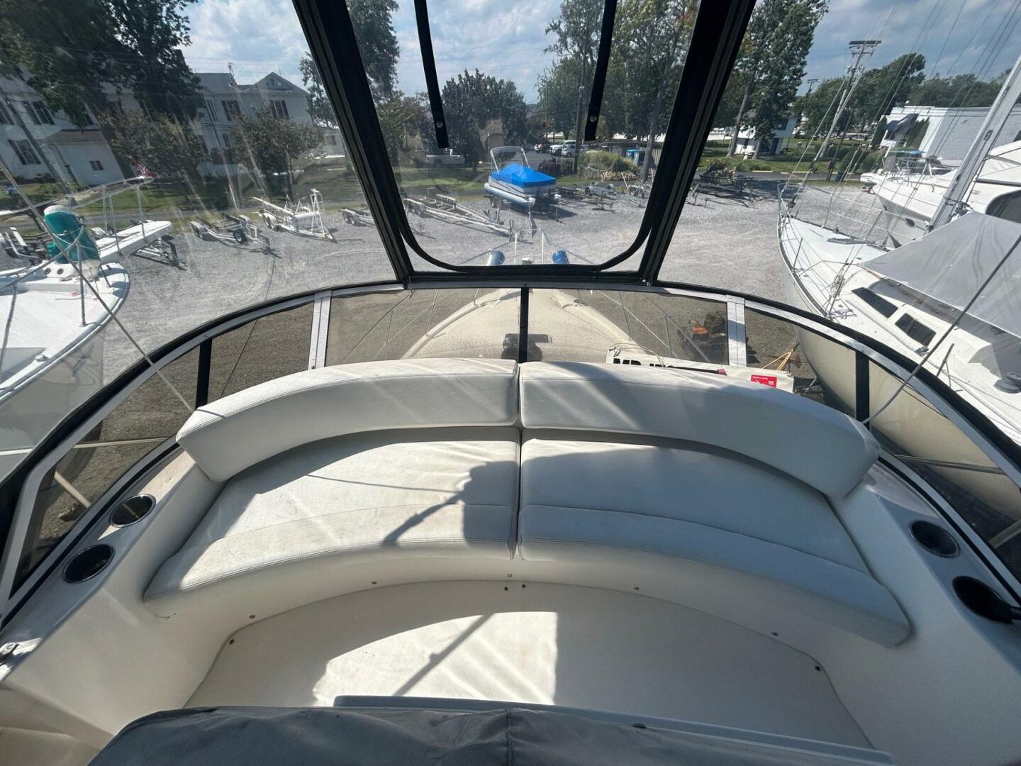 2000 Silverton 352 Motor Yacht - Image 10