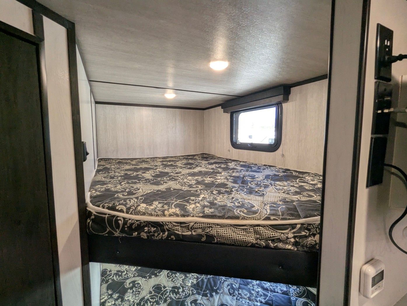 2024 Genesis Supreme Surfside Limited 25BHS - Image 18