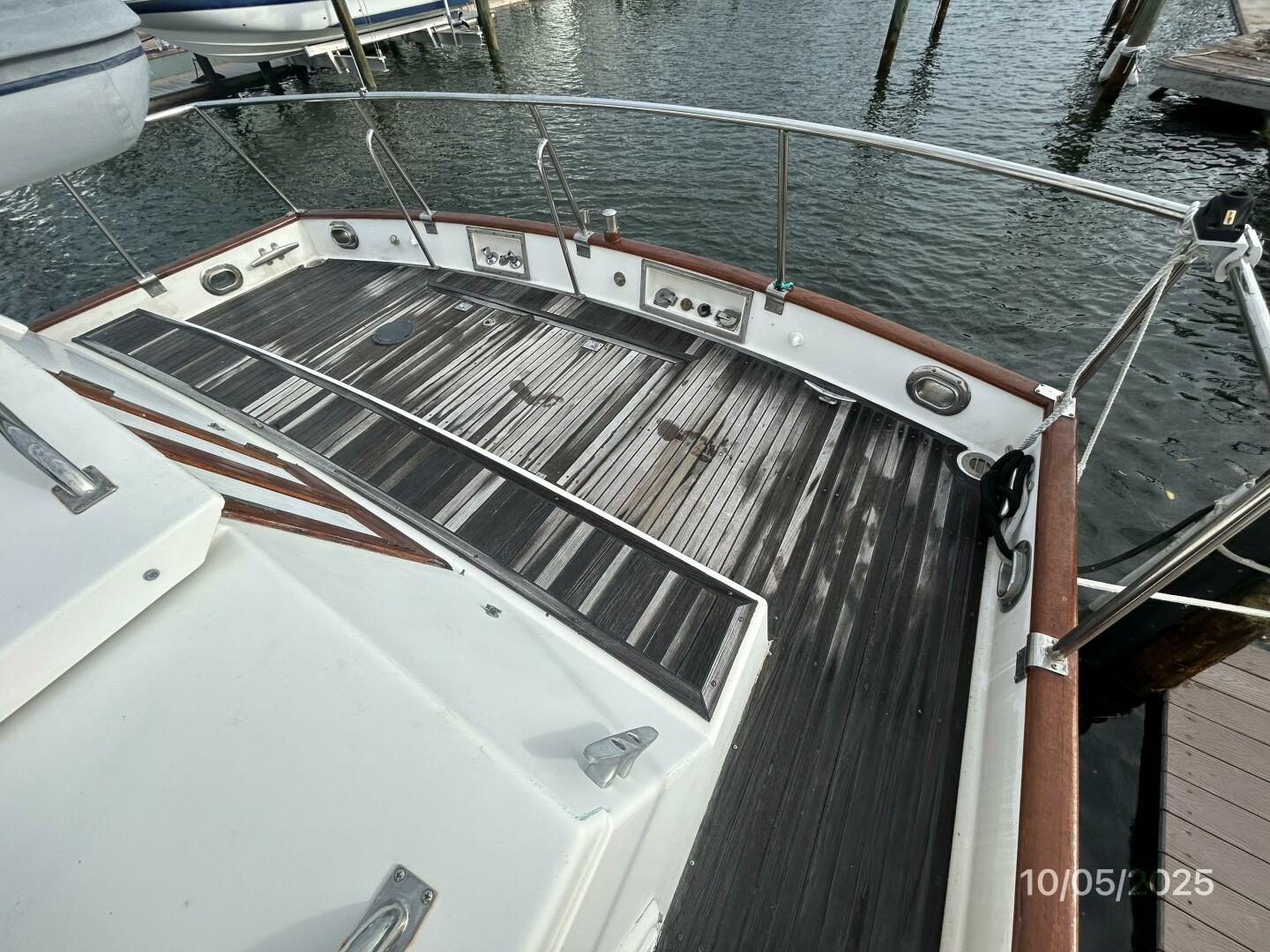 1995 Grand Banks Classic - Image 35