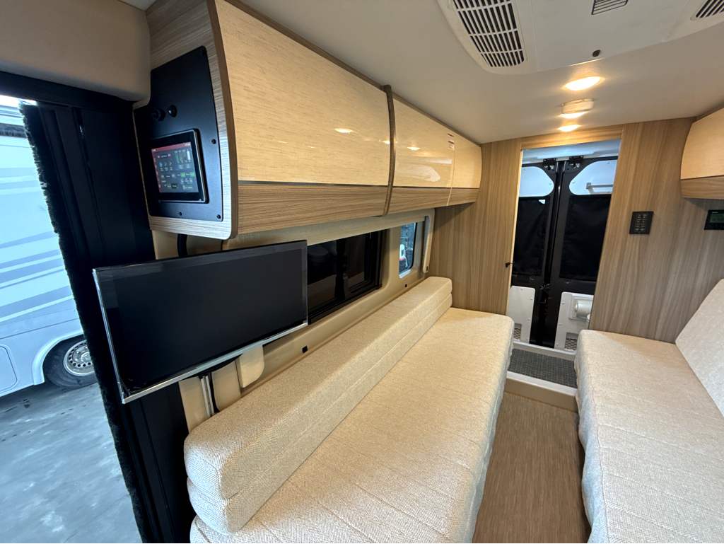 2025 ENTEGRA COACH ETHOS 20T - Image 10